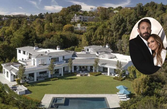 Ben Affleck cede su parte de la mansión de USD 60 millones a Jennifer López