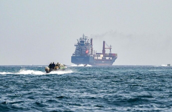 EE.UU. iniciará bloqueo marítimo a puertos iraníes a partir de este lunes