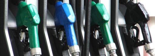 Gobierno dispone aumento en gasolinas premium y regular de RD$9 y RD$7 pesos