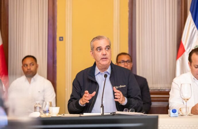 El enfoque del gobierno en la protección de vidas y patrimonio, según Abinader