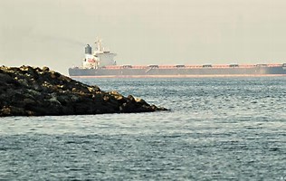 Irán: el estrecho de Ormuz se mantendrá abierto durante el alto el fuego